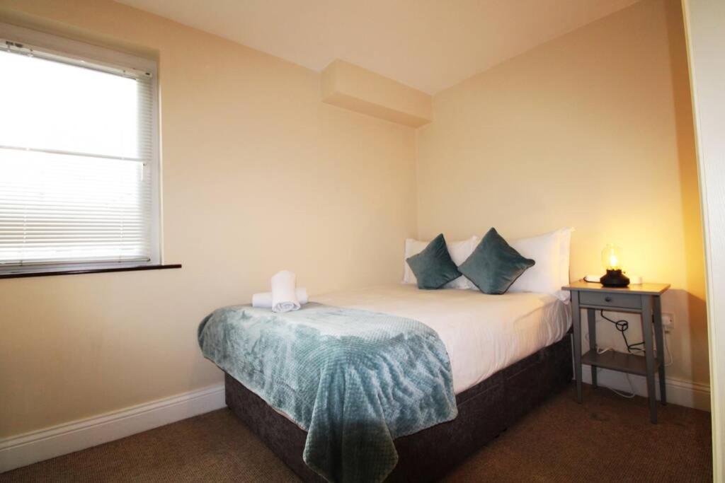Large 3 Bed, Galway City Centre Leilighet Eksteriør bilde