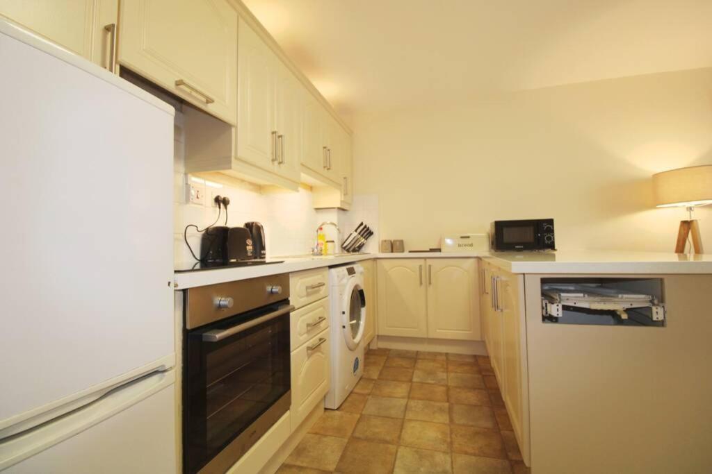 Large 3 Bed, Galway City Centre Leilighet Eksteriør bilde